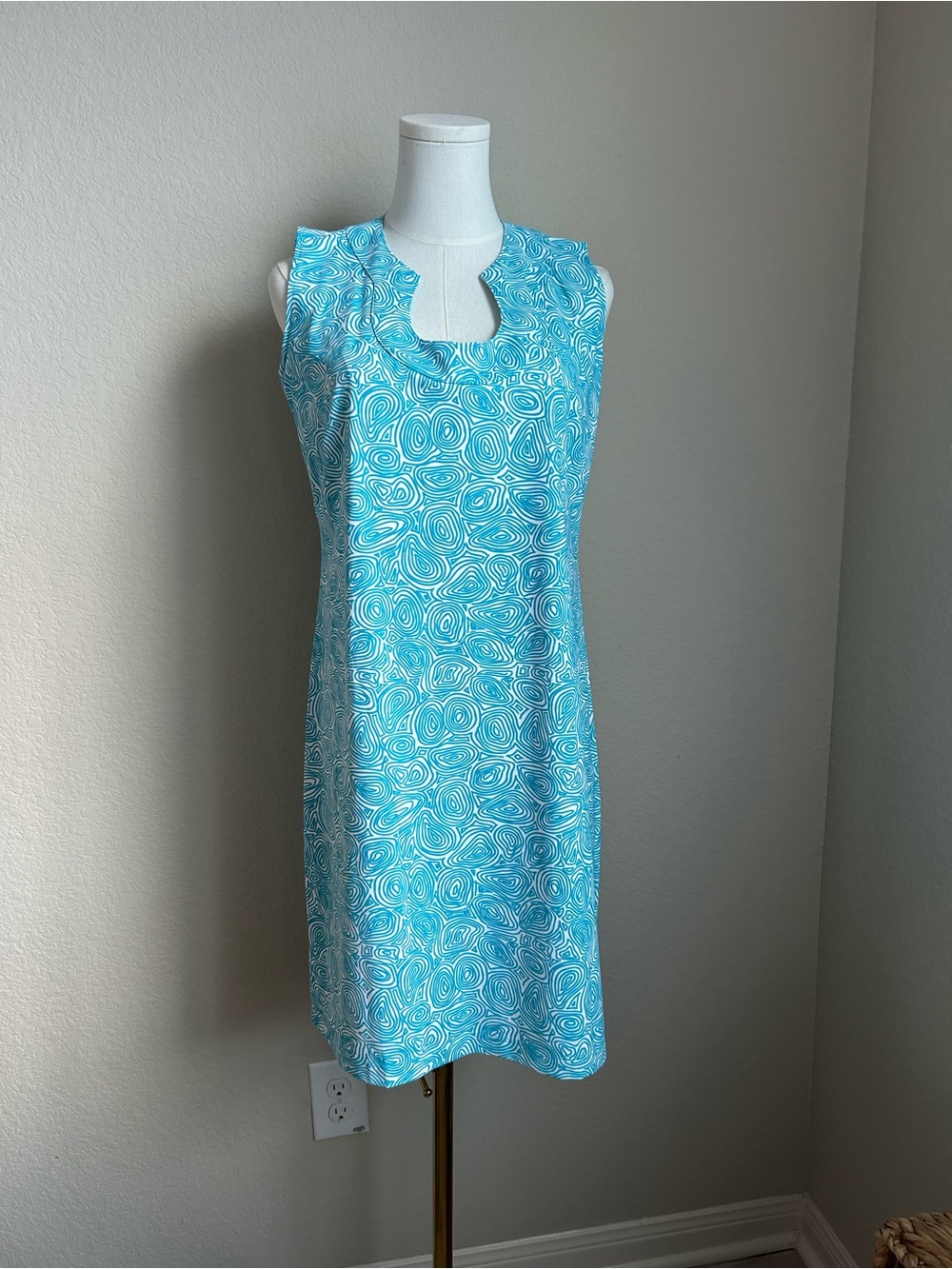 Katherine Way Turquoise & White Keyhole Sleeveless Dress